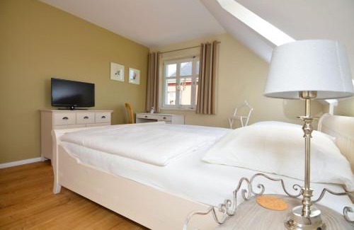 Middelhagen Apartment | Haus Mönchgut - Haushälfte 2 "Findling"