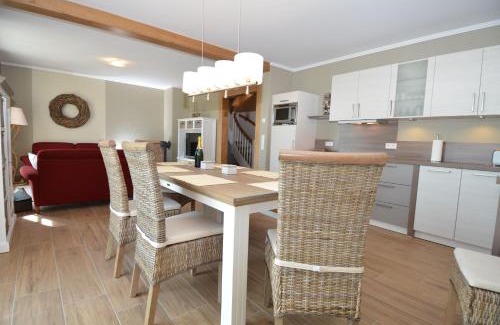 Middelhagen Apartment | Haus Mönchgut - Haushälfte 2 "Findling"