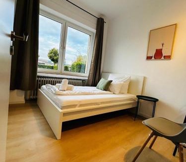 Ibbenbueren Apartment | Haus Rasink I Monteure I Teams I 160m2 I 5 Z I Terrasse I P I 2 WC I Küche I Smart TV