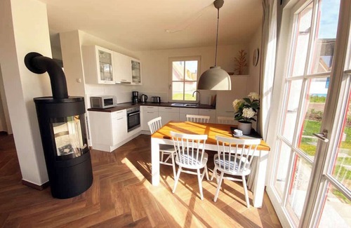 Stove House | Haus zwischen Mühle und Meer