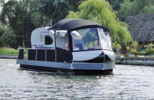 Demmin Boat Rental | Hausboot auf der Peene, Demmin