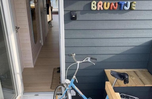 Schleswig House | Hausboot Bruntje mit Dachterrasse in Schleswig