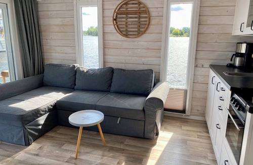 Werder Boat Rental | Hausboot Havelbiber Führerscheinfrei bis zu 6 Personen