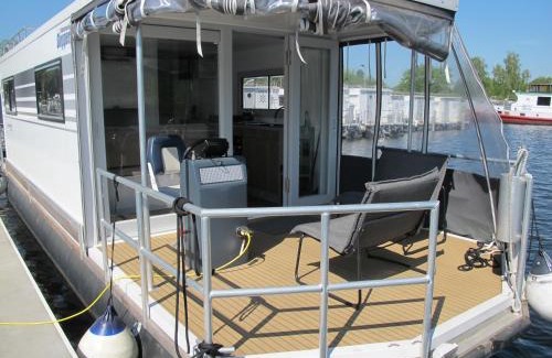 Oberhavel Boat Rental | Hausboot MAX by fewo-plan HENN101
