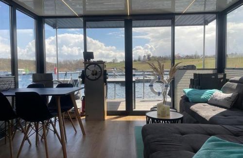 Braunsbedra Apartment | Hausboot Mit Sauna