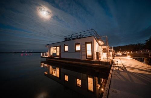 Vetschau/Spreewald Boat Rental | Hausboot Seeblick - LP7