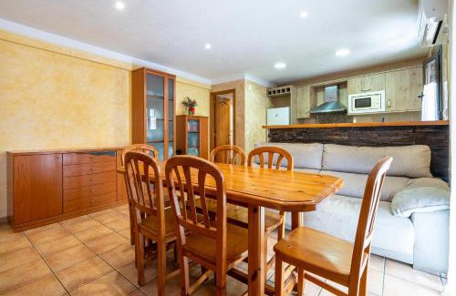 El Perello House | Hauzify I Casa Sant Gregori