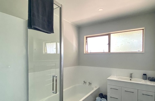 Havelock North House | Havelock Hideaway - A relaxing holiday home with a pool!