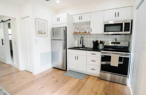 Terra Mar Island Estates Apartment | Haven Bungalow by the Beach with Resort Style Pool & Private Hot Tub