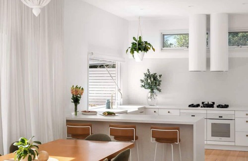 Mornington House | Haven on Birdwood 400m to Beach