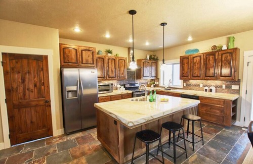 Tamarack Resort Apartment | Hawk`s Bay Chalet .