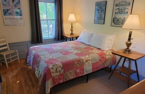 Walpole Hotel | Hawks House Inn