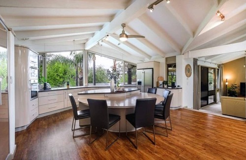 Hawthorndene House | Hawthorndene Masterpiece + Squash Court + Pool