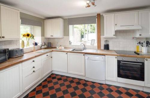 Kidwelly House | Hawton