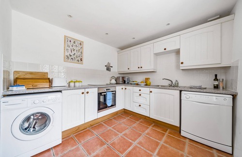 Halwell Cottage | Hayloft Cottage - sleeps 6 guests in 3 bedrooms