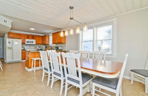 Cherry Grove Beach House | Hazels Child Oceanfront Large Beach House