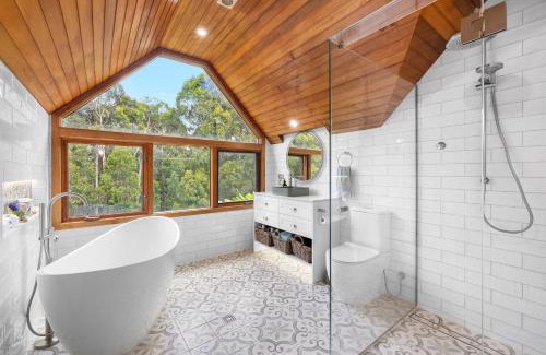 Monbulk Villa | Heart of a lion