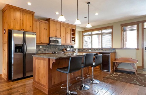 The Edge House | Heart of Big White - Ski Chalet