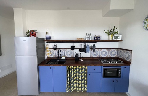 Ognina Apartment | Heart of Ognina - Hibiscus - Apartment with garden facing the sea