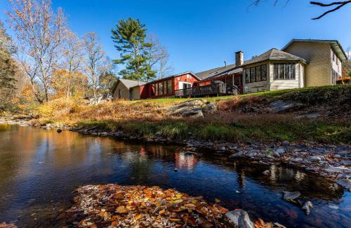 Canadensis House | Heated Indoor Private Pool Stream Front Game Room