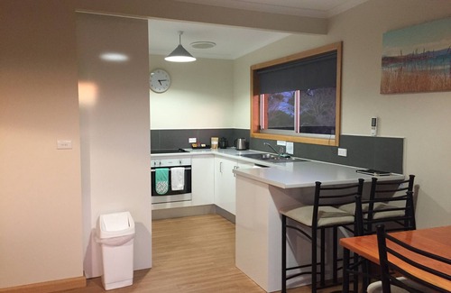 Four Mile Creek Resort | Heated outdoor pool . 25min from Bicheno and St Helens .