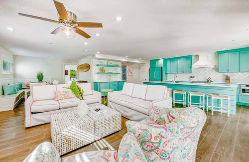Siesta Key Village House | Heated Pool & Spa, Rooftop Deck for sunsets, Luxury Home for all ages!