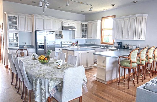 Hatteras Island House | HEATED pool/waterfront/private pier/tennis/hot tub/kayaks/SUPs/8bed 6bath