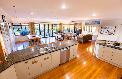 Bombay Bed & Breakfast | Heaven's Rest B&B