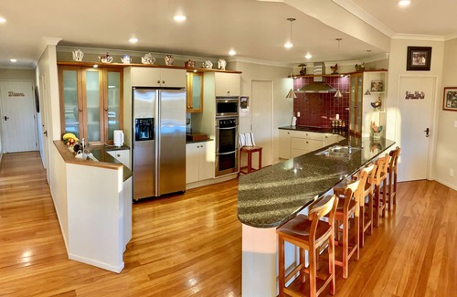 Bombay Bed & Breakfast | Heaven's Rest B&B