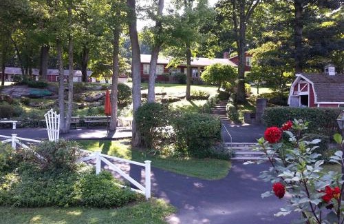 Brewster Hotel | Heidi's Inn