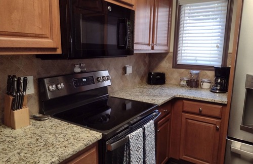 Helen House | Helen Haus - RIVERFRONT 3 bdr 3.5 bath Town Home in beautiful Alpine Helen!