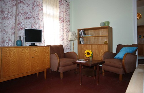 Forst Bed & Breakfast | Hellerau Dresden - Historisches Backsteinhaus im Naturgarten