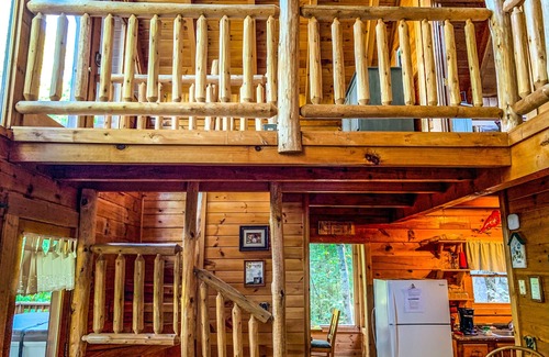 Gatlinburg - Pigeon Forge Cabin | Hello Autumn! ! Stay at AlpenRose Cabin!