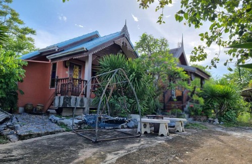 Ko Sichang House | Hello Sichang Bungalow