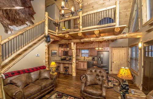 Cranmore Birches Apartment | Hemlock · UNIQUE, LUXURY CHALET, CRANMORE, 2MIN TO TOWN