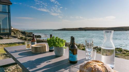 Caergeiliog House | Hen Cymyran