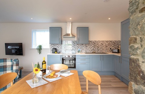 Ty Croes Cottage | Hen Golchdy : Pet-Friendly 2‑Bed Cottage in Aberffraw | Managed by Anglesey Holiday Lettings