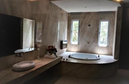 Xinying Hotel | Her Home Spa Motel Xinying