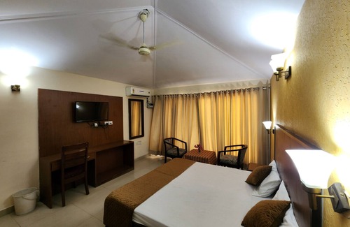 Surajkund Hotel | Hermitage Huts Tourist Resort
