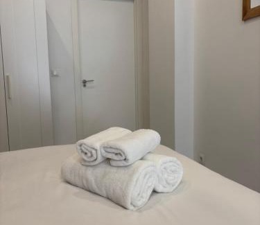 Los Tilos Apartment | HERMOSO PISO a 3 min de la ESTACION DE BUS Y TREN AVE