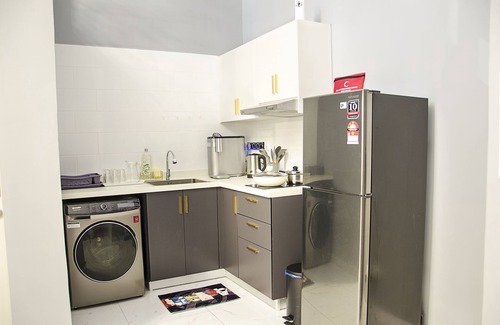 Taman Midah Apartment | Heroes Home 8pax near Subway station