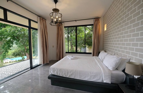 Suan Phueng Hotel | Hi - Scene Resort