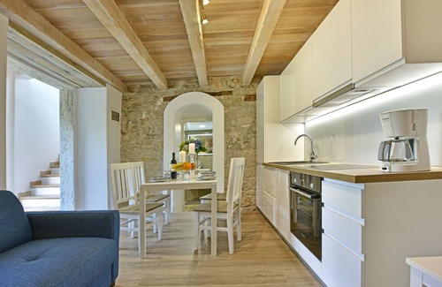 Labinci House | Hibiskus by Interhome