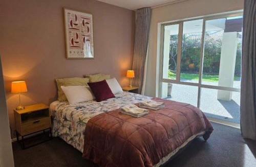 Halswell House | Hidden Gem of Christchurch - Sleeps 13
