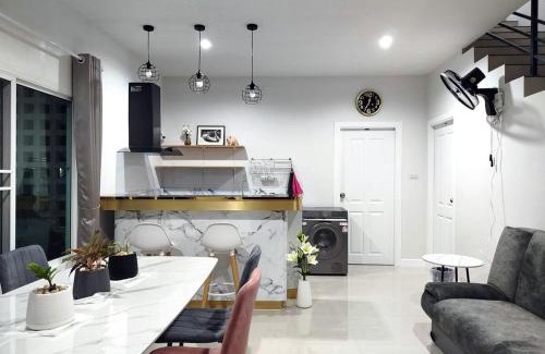 Thawi Watthana Apartment | Hidden Gems Residence