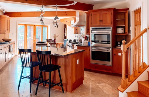 Baptistown House | Hidden Haven Retreat-Luxury Awaits