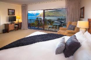 Sunshine Bay Cabin | Hidden Lodge Queenstown