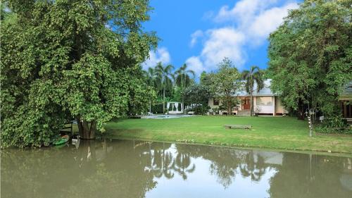 Sam Chuk House | Hide & Seek River Villa