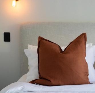 Woodstock House | Hideaway, close to nature in serene countryside