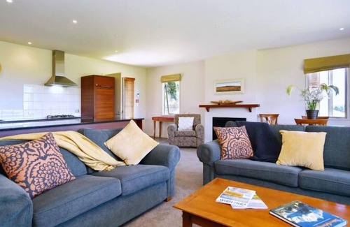 Windwhistle Apartment | High Country Villa 239 -Luxury Villa in Terrace Downs